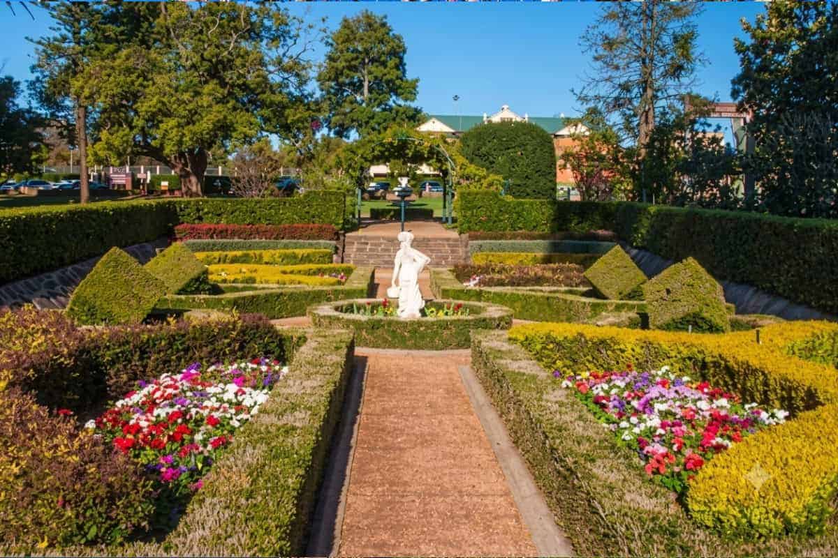 Queens Park & Botanic Gardens